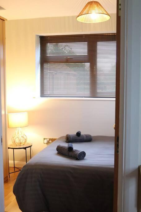 Cosy 3 Bedroom 2 Bathroom House With Parking Sheldon  Exterior photo